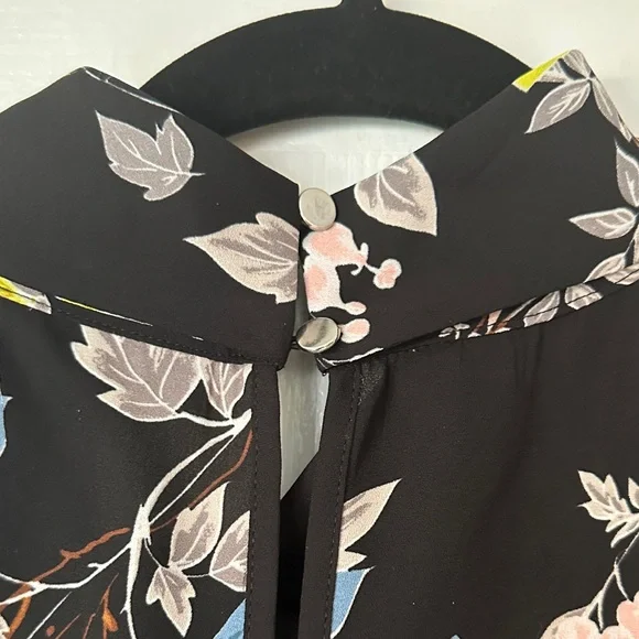 Apt. 9 Black Floral Sleeveless Blouse - Picture 6 of 8